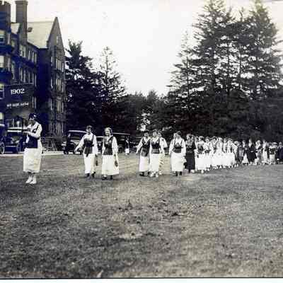 Vassar College procession, 1902