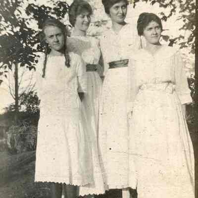 (From left to right) Freda, Mildred, Alta, and Violet