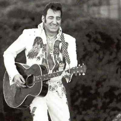 Tony Destro as Elvis Presely