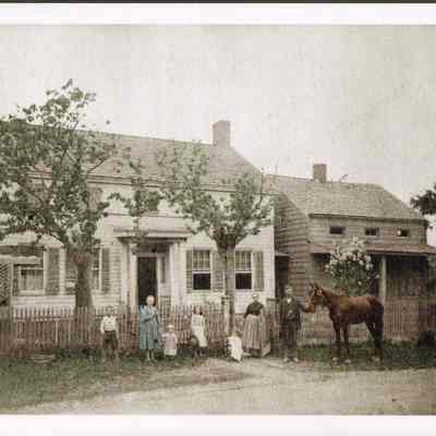 Crouter-Garrabrandt House and Crouter store
