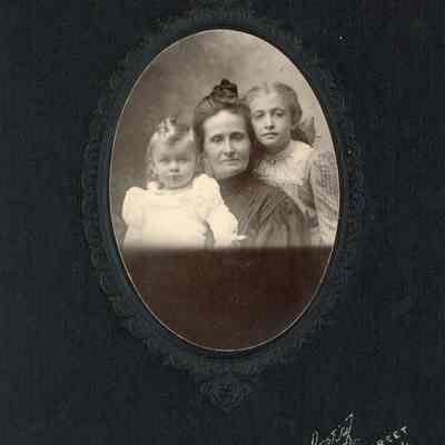 Young Family Photo - Anna Jane Bodine Young and her children