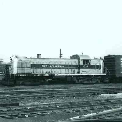 Erie Lackawanna #1038 in yard