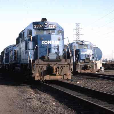 Conrail #2337 and #2850 at the Meadowlands Yard