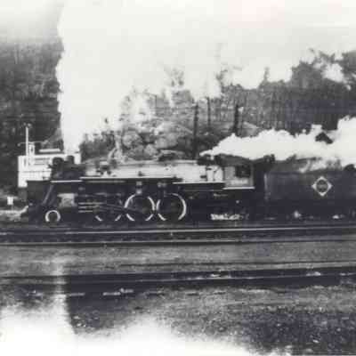 Erie #2916 on Train #27