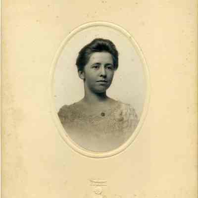 Annie Carpenter (1880-1961), 1902 (for Vassar graduation, 5 of 6, portrait)