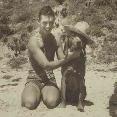 Roland Minturn Mayer, Jr. with dog in 1930