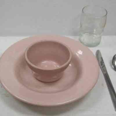 Table Set from Pal's Diner Angled View: Origformat: Artifact
