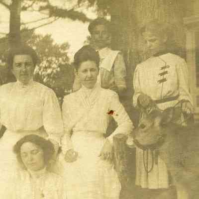 Annie Carpenter with 4 friends and calf