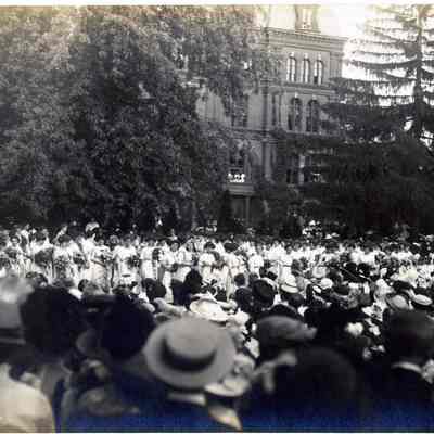 Vassar College Grduation, 1902