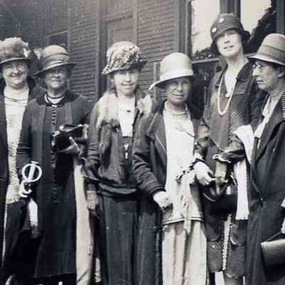 Annie Winter and friends at Northfield Station