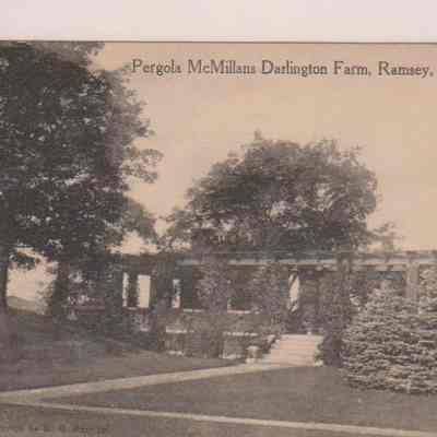 McMillans Darlington Farm Pergola