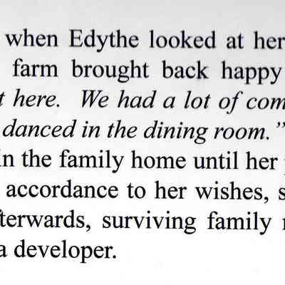 Carol and Edythe Caption