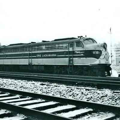 Erie Lackawanna #832 Approaching Station