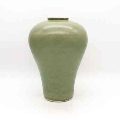 Celadon Vase | Vase céladon