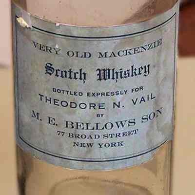 MacKenzie Whiskey Bottle (90)