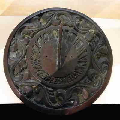Speedwell 12-inch diameter sundial: Photo by John Dumville