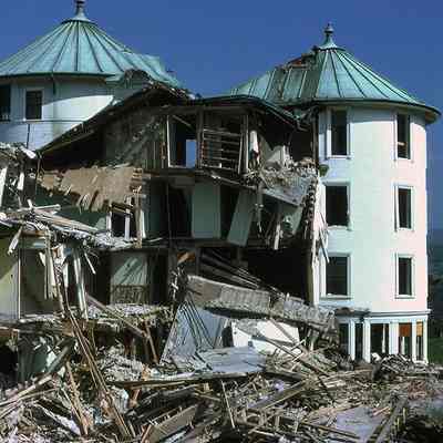 Vail Mansion's beloved towers, shortly before destruction in 1974
