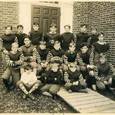 Football team junior school 1929