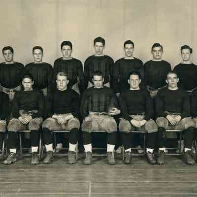 Football team varsity 1932