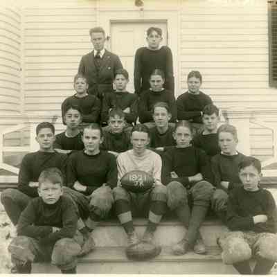 Football team junior school 1921