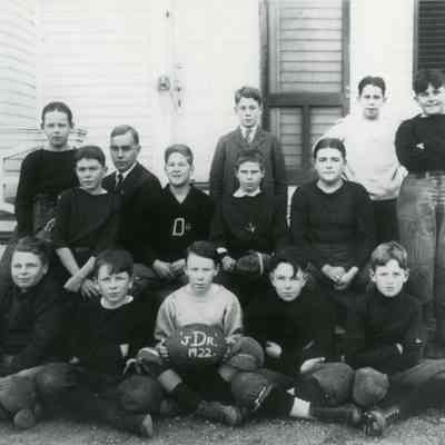 Football team junior school 1922