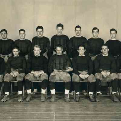 Football team varsity 1932
