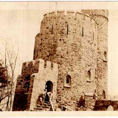 Lookout Hill Estate, Tower construction (1924-1926)