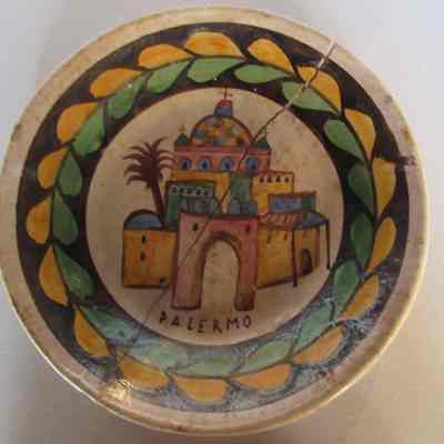 Italian Painted Earthenware plate, 19th-20thc, 1 of 15