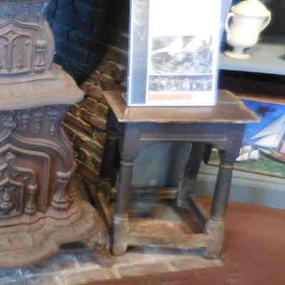 17th c. Stool-Table