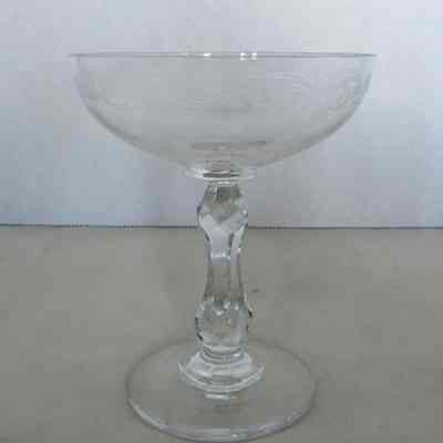 Etched Clear Wine Glass