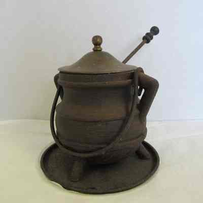 20th c. Fire Lighter Pot
