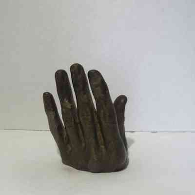JHHJr bronze hand casting