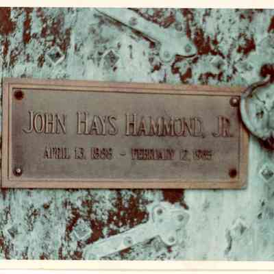 1968-04 Hammond mausoleum sign