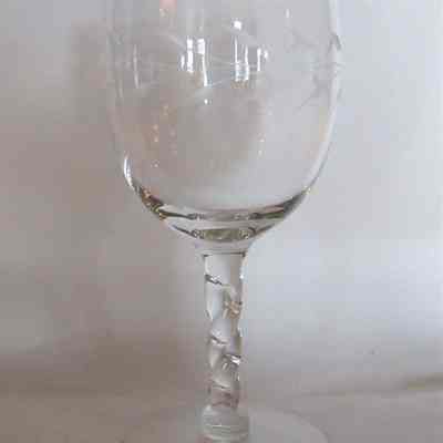 Etched Clear Wine Glass
