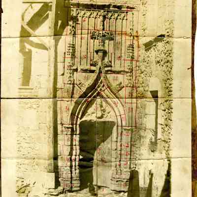 Varaignes doorway w numbering