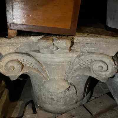 Italian capital with 4-Petal Flower Urn & Decorated Scrolls (1st Tower Gallery)