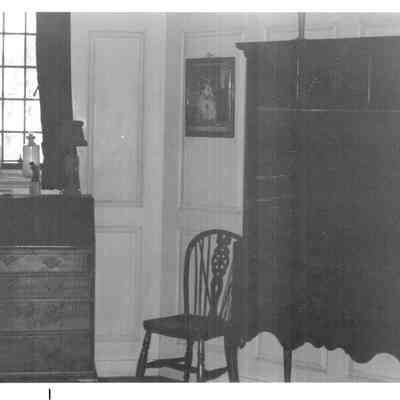 Pair of Windsor Side Chair with Wheel-Splat Back