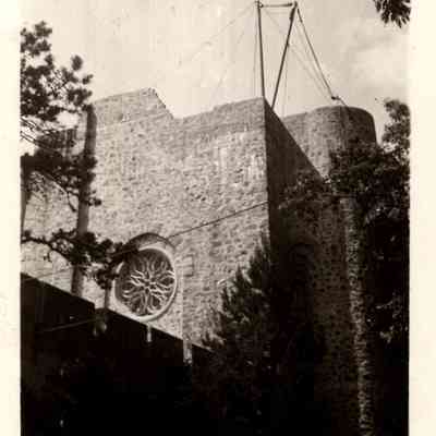 1930-1965 tower w lifting derrick