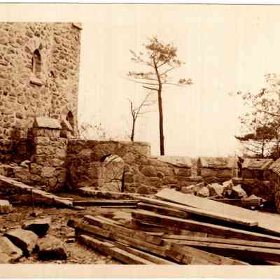Lookout Hill Estate, Guest Tower construction (1923-1926)