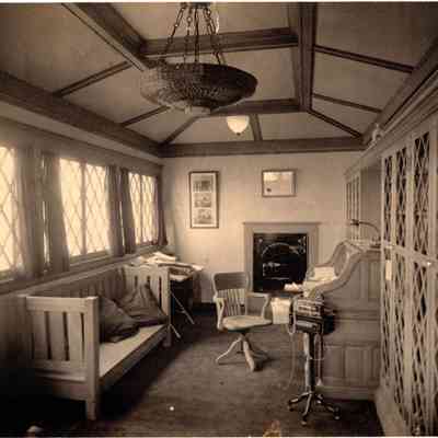 1911 ca Point Radio Hammond Research Laboratory Office, copy(1)