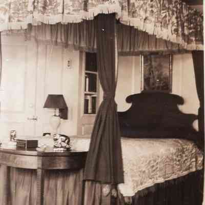 1785 - 1820 Sheraton Four-Poster Canopy