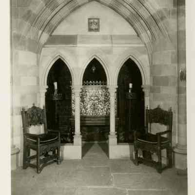 chair on right unidentified & not cataloged