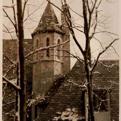 1930-1965 service tower & servant rooms exterior