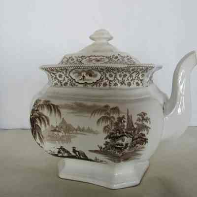 Teapot & Lid with Brown Pastural Scene