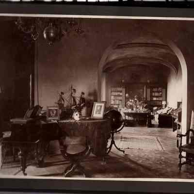 1927 Vacation album, p(7) piano in a room