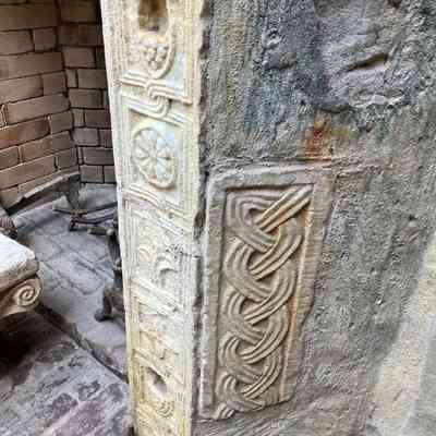 Left pillar