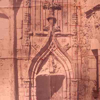 NKsl-158 HM412 Varennes Gothic Doorway in situ w numbered pieces