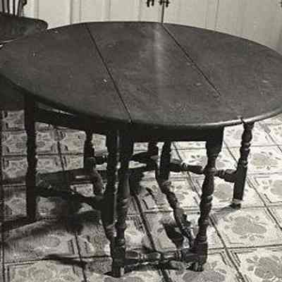 ca. late 18th c. American Gate Leg Table