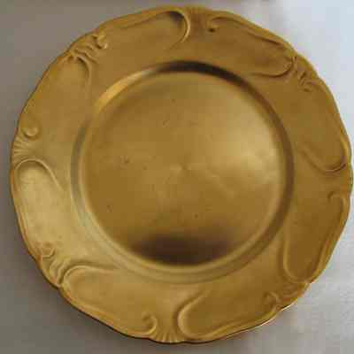 Gold Covered Dinner Plate with Decorative Rim