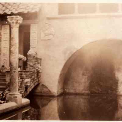 GRM p(17c) Courtyard facing end of pool pre-statue